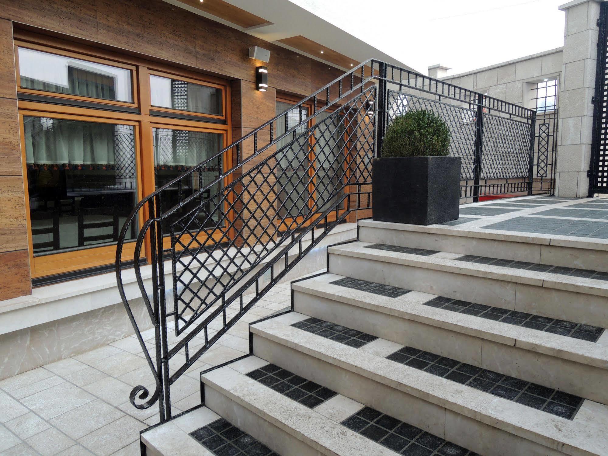 Hotel Aziza Сараево Экстерьер фото